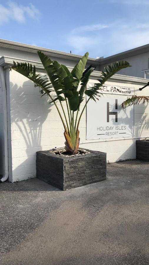 Holiday Isles Resort Madeira Beach Exterior photo