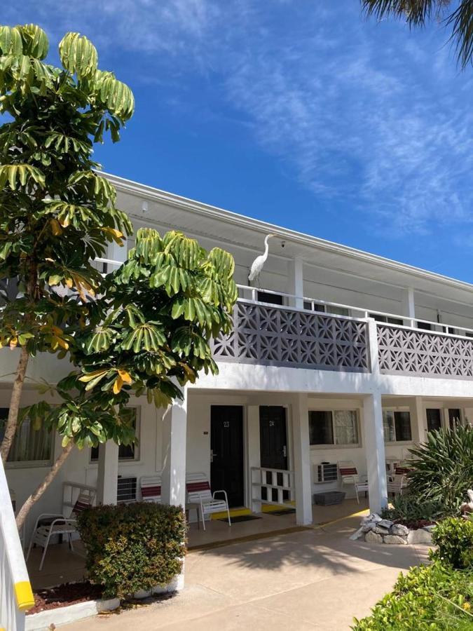 Holiday Isles Resort Madeira Beach Exterior photo