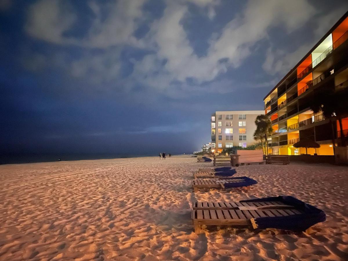 Holiday Isles Resort Madeira Beach Exterior photo