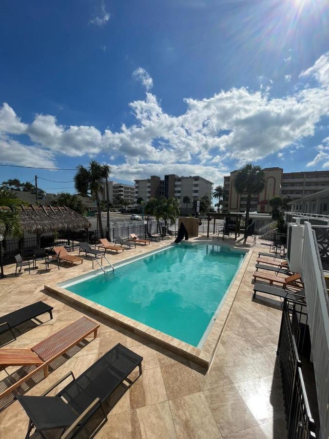 Holiday Isles Resort Madeira Beach Exterior photo