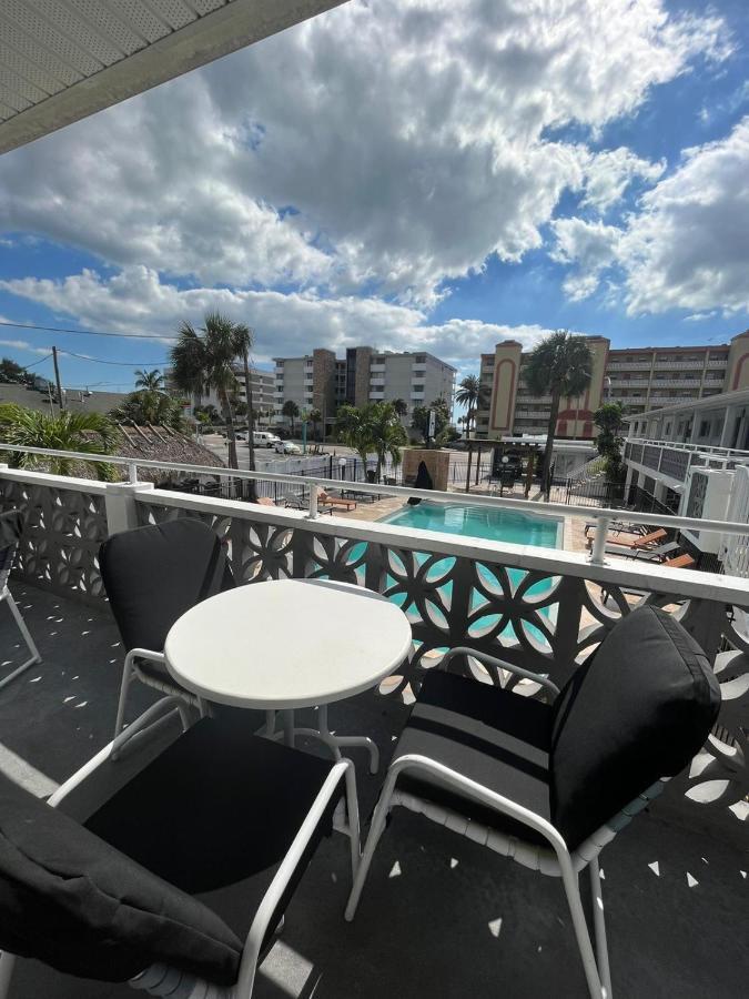 Holiday Isles Resort Madeira Beach Exterior photo