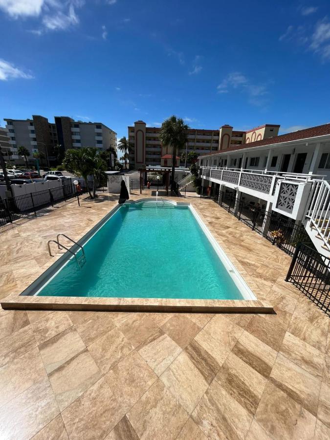 Holiday Isles Resort Madeira Beach Exterior photo
