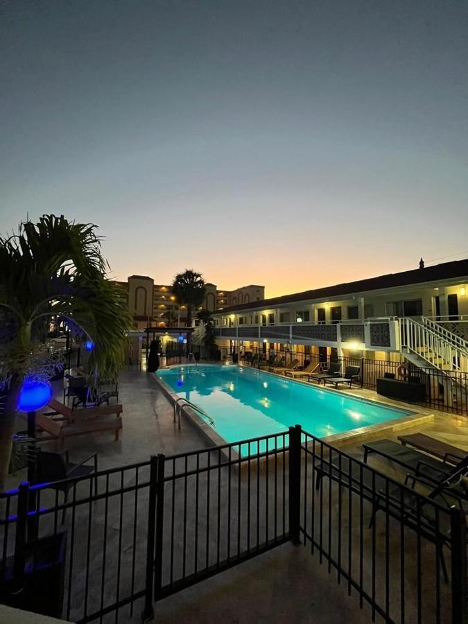 Holiday Isles Resort Madeira Beach Exterior photo